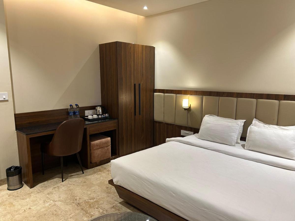 The Imperial Prime Clarks Inn Suites, Bhilwara Eksteriør billede